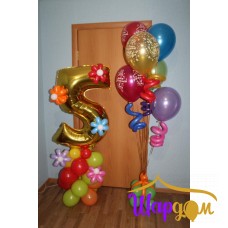 Цифра пять фольгированная с декорами  на стойке из шаров и стойка гелиевая шары с рисунком, основания в виде подарка