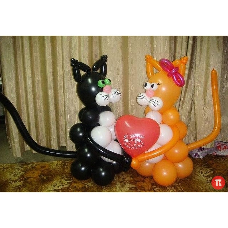 Кот из шаров фото